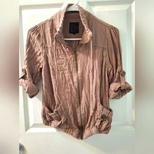 Beige pull over jacket, small